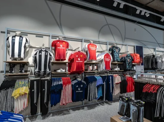 Adidas Outlet store 