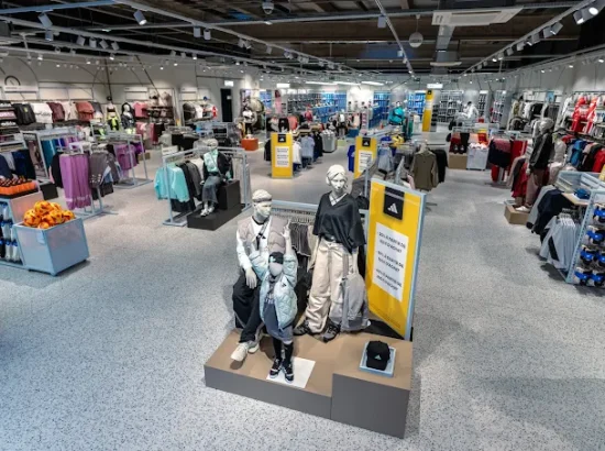 Adidas Outlet store 