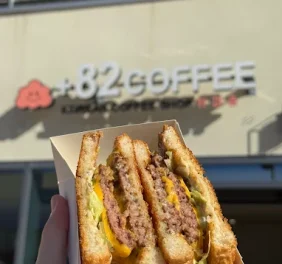 Plus 82 Food Village