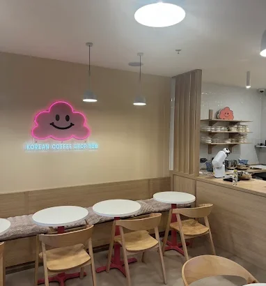 Plus 82 Food Village 